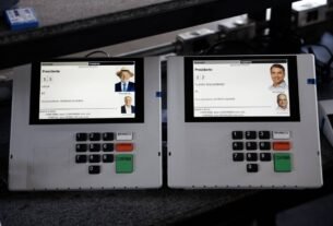 Eleição mais acirrada desde a redemocratização opõe Flávio Bolsonaro a Lula com 158 milhões aptos a votar
