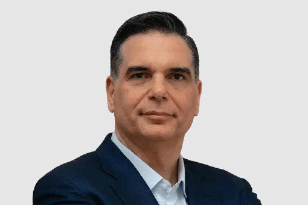 Empresa vê alta de 500% na busca por visto migratório após eleição