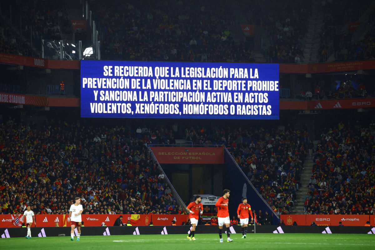 Espanha é punida pela Fifa por cânticos islamofóbicos em amistoso contra o Egito