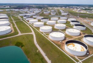 EUA autorizam liberação emergencial de até 400 mil barris de petróleo da reserva estratégica