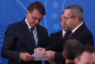 Ex-ministro de Bolsonaro, Weintraub diz que não irá votar e cita suspeitas de corrupção contra Flávio