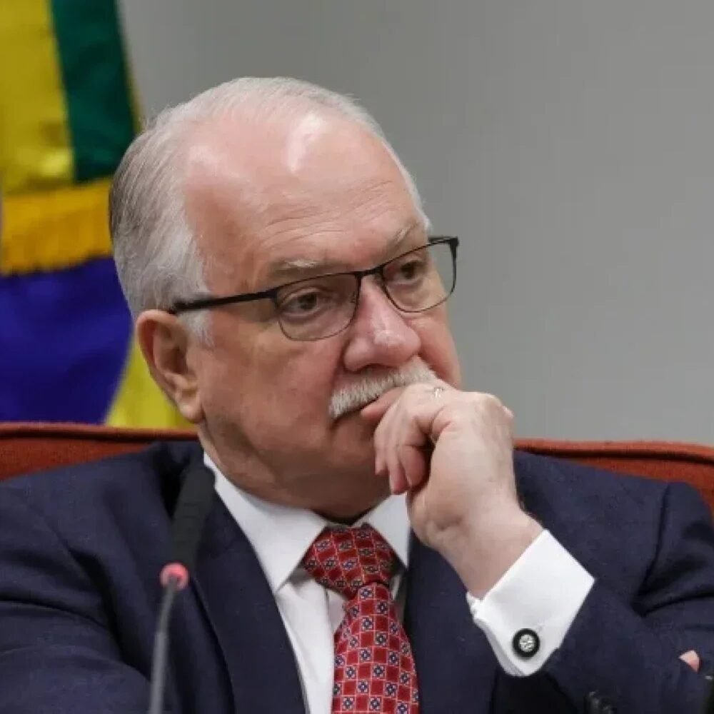 Fachin fica com inquérito sobre Master e devolve caso INSS a Mendonça