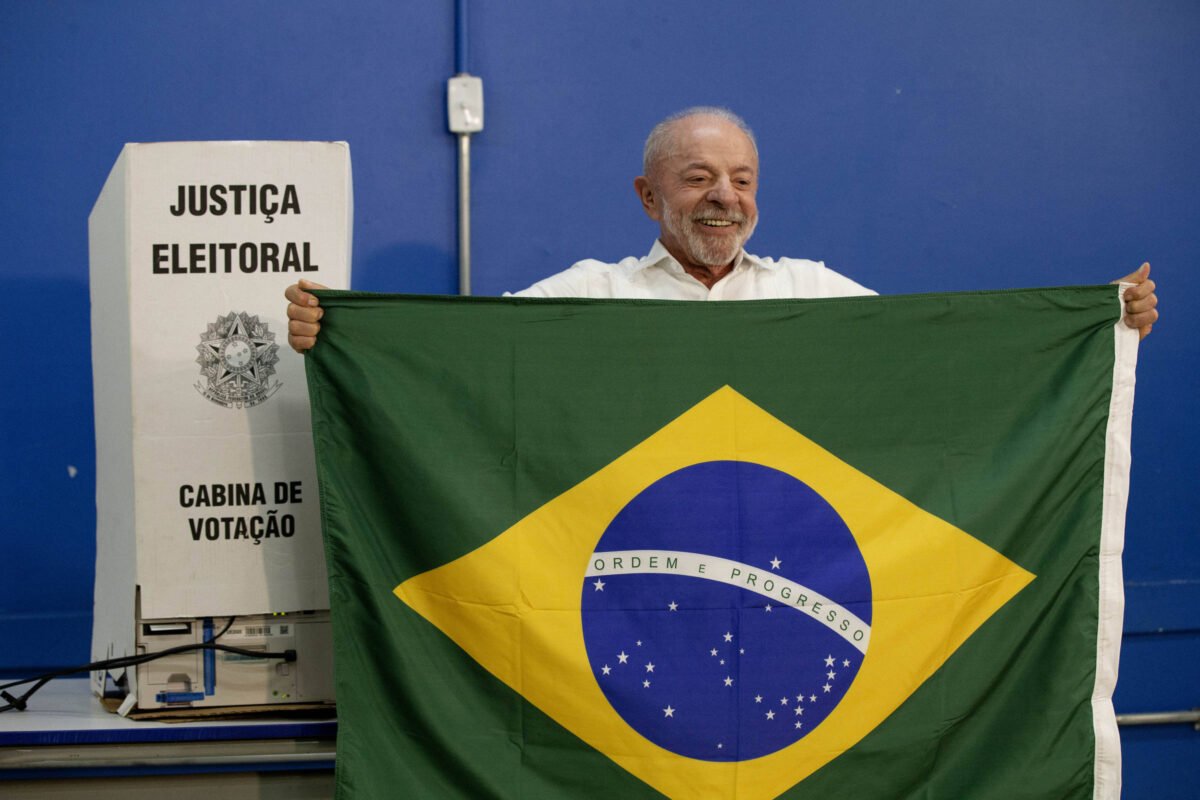 Febraban cumprimenta Lula pela reeleição