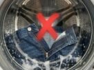 Fechar os zíperes antes de colocar as roupas na máquina: o pequeno cuidado que ajuda a proteger outras peças durante a lavagem