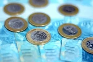 FIIs ALZR11, XPML11 e SNEL11 pagam dividendos nesta sexta-feira (23); veja valores