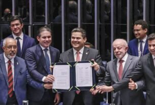 Fim da escala 6×1 é promulgado pelo Congresso: veja quando começam as duas folgas semanais