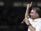 Flávio votou contra projeto que suspende posse de arma de policial que comete violência doméstica