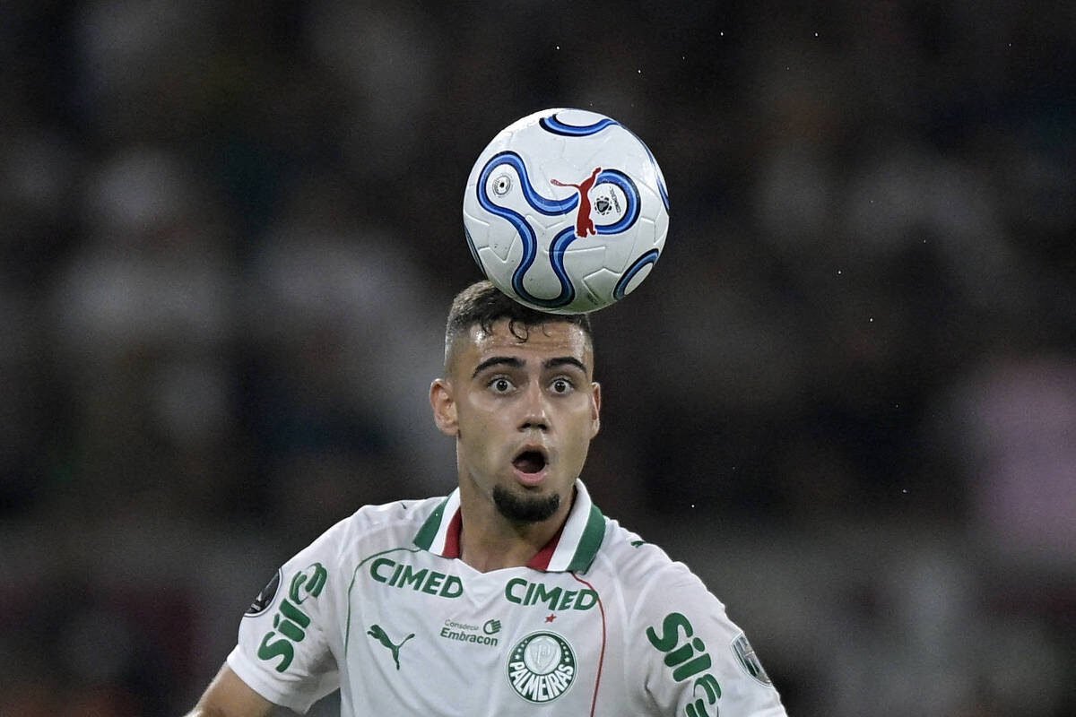 Fomos eficazes, afirma Andreas Pereira após vitória sobre o Fluminense