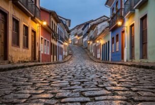 Fundada em 1727, a antiga capital goiana que impressiona com igrejas coloniais, ladeiras de pedra e um centro histórico cheio de casarões preservados