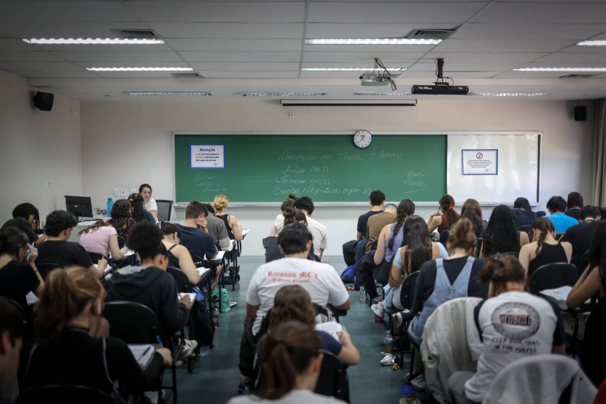 Fuvest 2027 tem queda no número de inscritos do vestibular