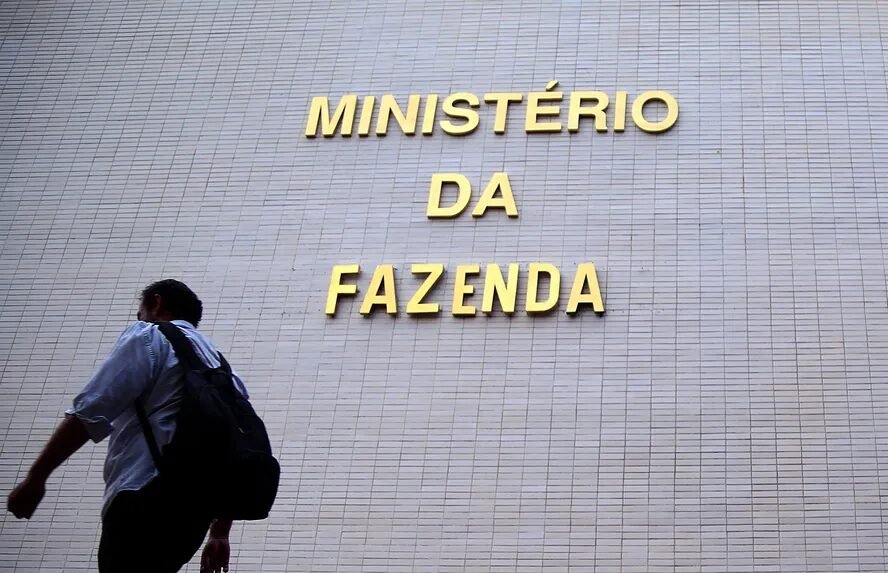 Governo estuda aplicar IOF sobre LCI, LCA, CRI, CRA e debêntures, diz jornal