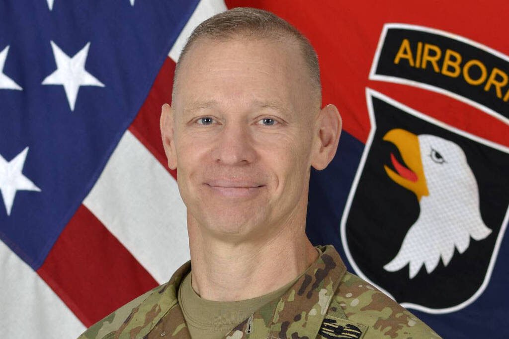Governo Trump demite principal estrategista do Exército, diz imprensa