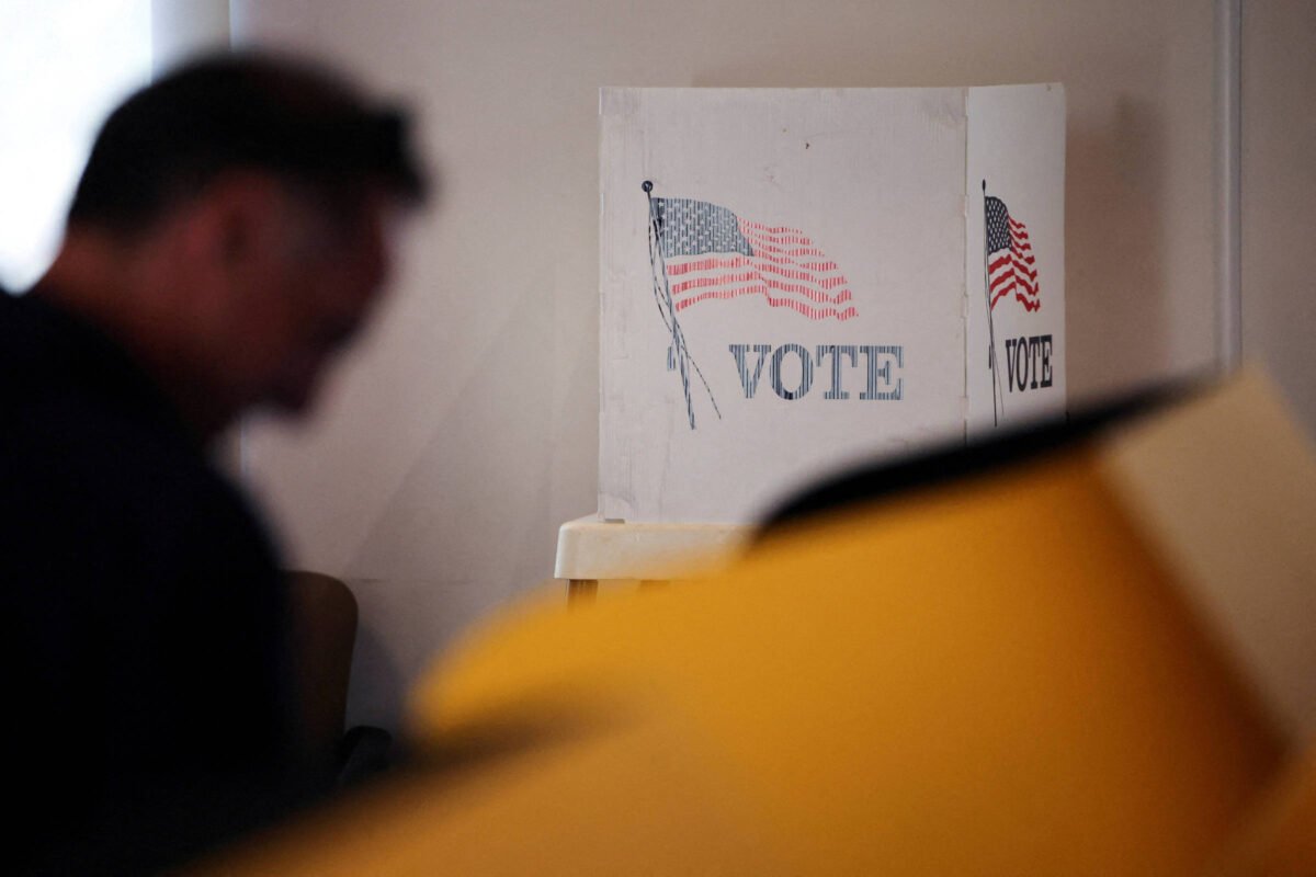 Governo Trump processa Califórnia para barrar 20 mil eleitores que diz não serem cidadãos dos EUA