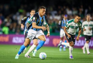 Grêmio vence com gol nos acréscimos e piora situação do Corinthians no Brasileiro