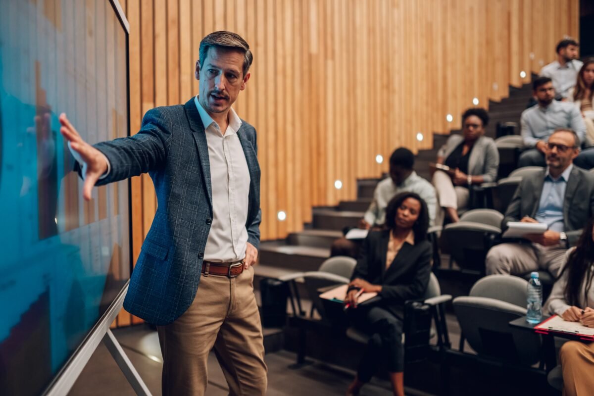 Guia de Cursos: como está o mercado de administração no cenário brasileiro?