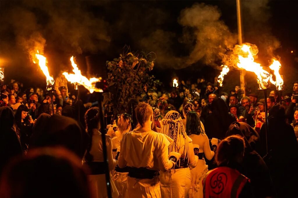Halloween não nasceu nos EUA: a festa celta de 2 mil anos que virou o Dia das Bruxas