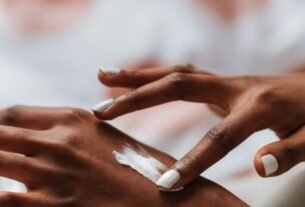 Hidratante corporal com ureia: 6 opções com o ingrediente queridinho dos dermatologistas