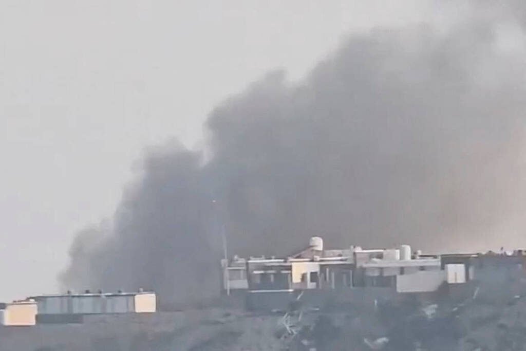 Houthis bombardeiam palácio de governo do Iêmen; premiê não se feriu