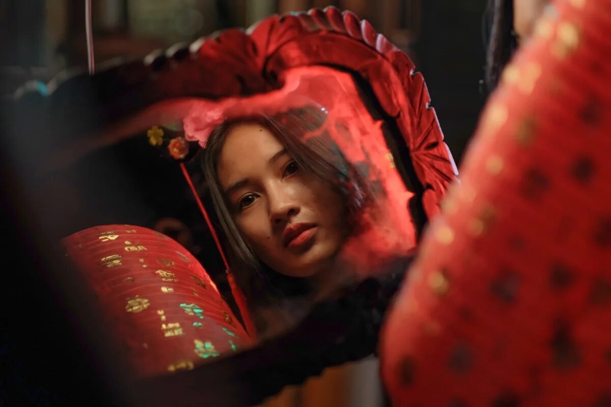 How your brain can turn your own reflection into something unrecognizable