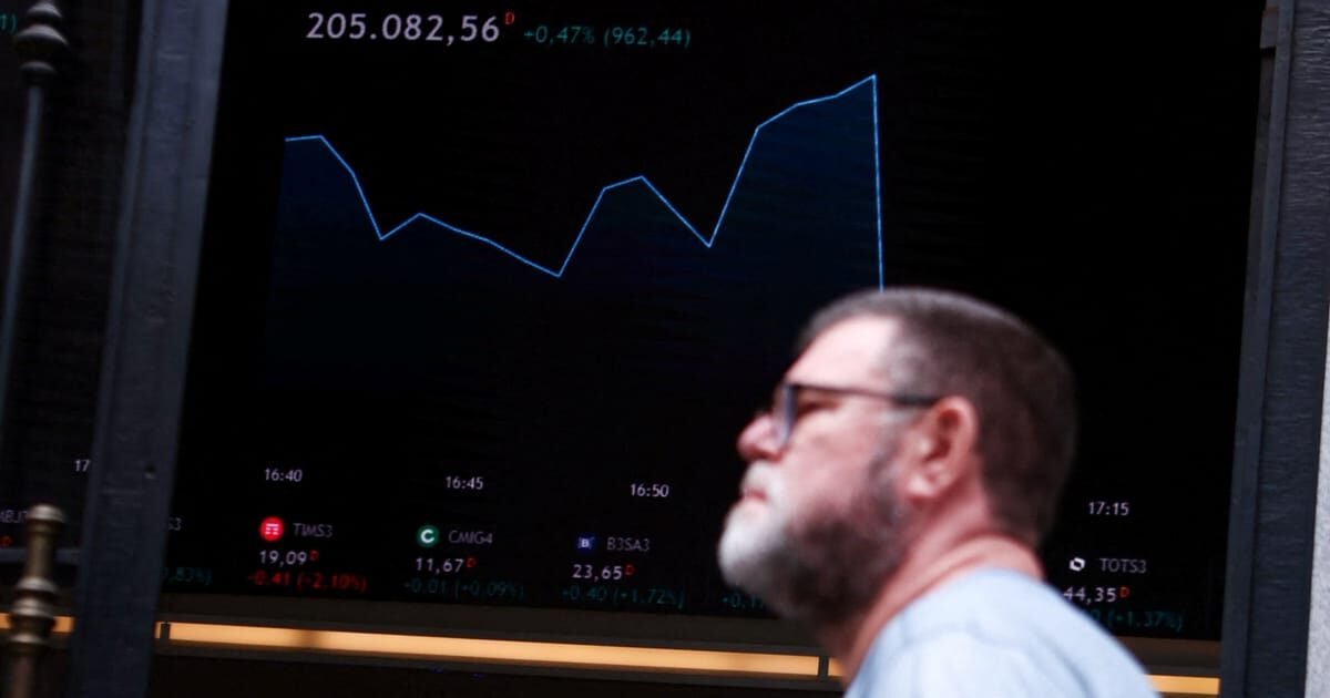 Ibovespa sinaliza acomodação na abertura após tombo com desfecho eleitoral