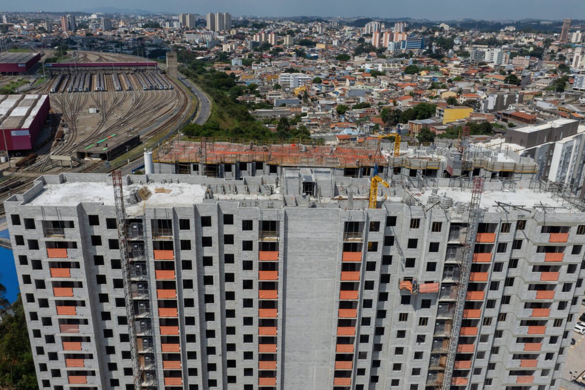 Inadimplência das famílias eleva risco de calote às incorporadoras do Minha Casa, Minha Vida