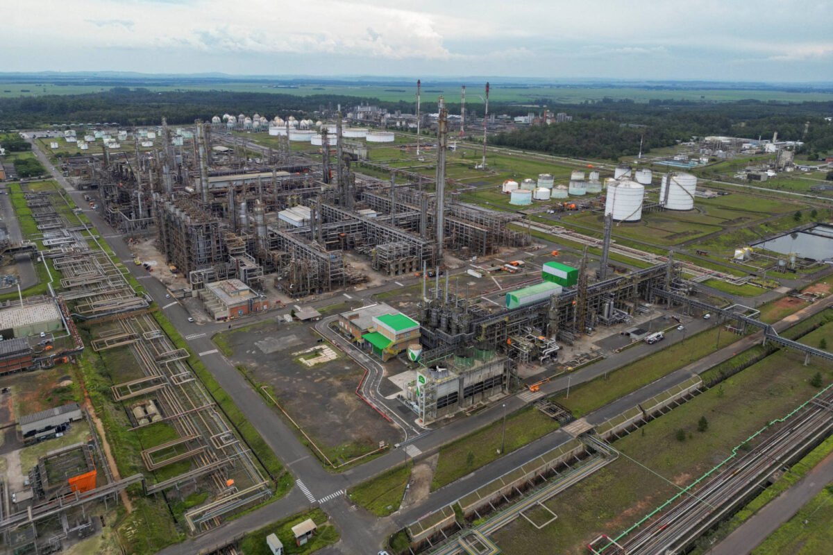 Investidores de varejo da Braskem cobram lugar na mesa de renegociação da dívida
