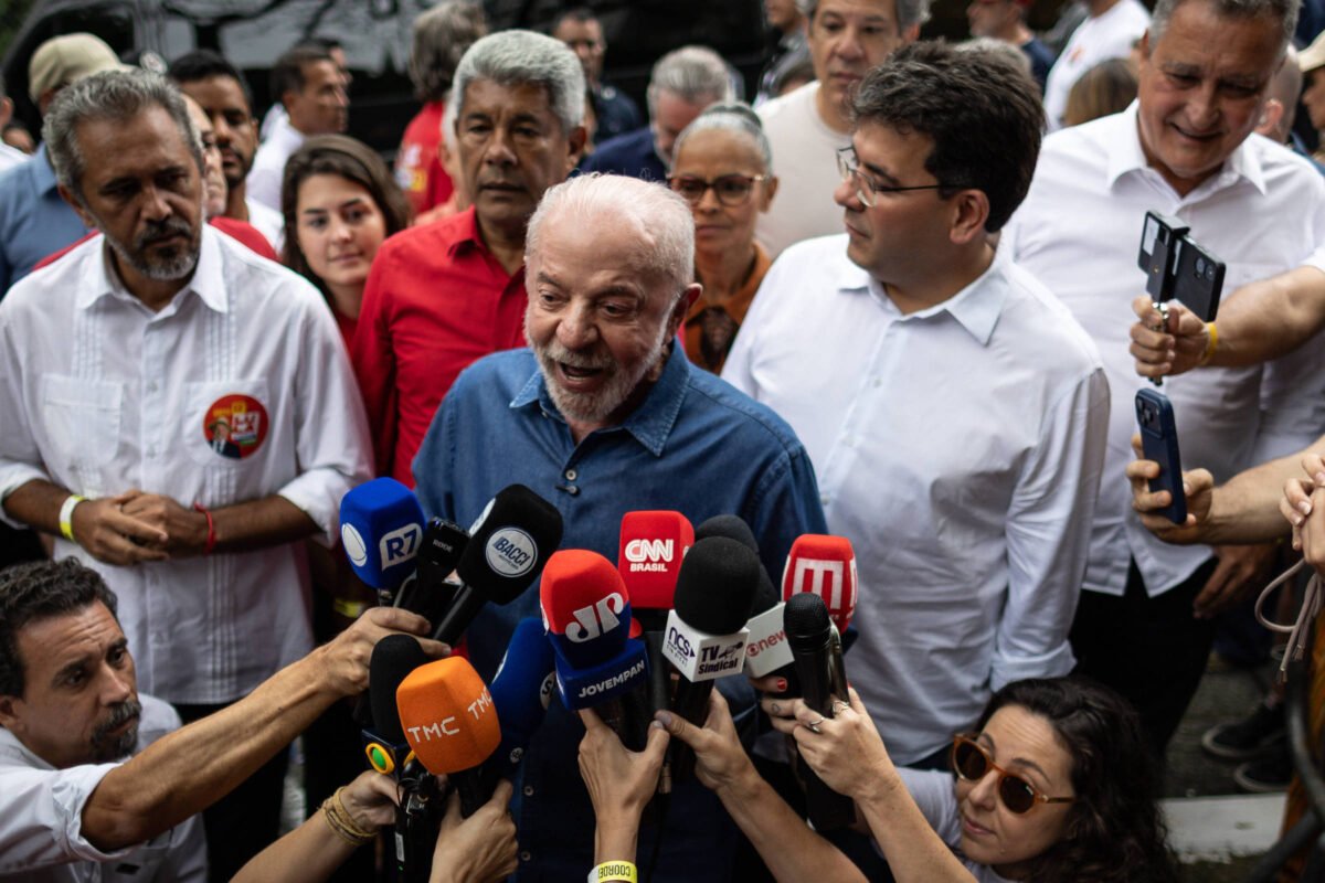 Investidores estrangeiros cobram rapidez em anúncio de ajuste fiscal de Lula