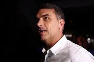 Itamaraty pede explicações à Argentina sobre saída de Flávio Bolsonaro para os EUA