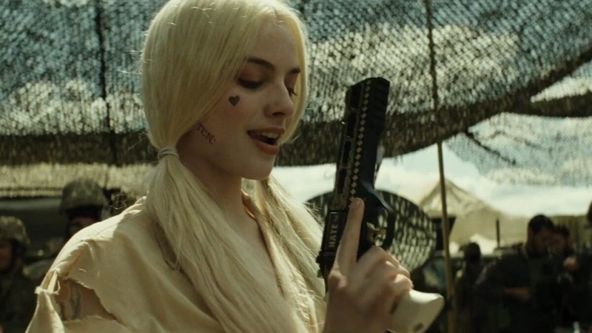 James Gunn afirma que Arlequina acabará entrando para o Universo Cinematográfico da DC e que, se Margot Robbie quiser interpretá-la, ele “fará de tudo para explicar isso nesse mundo”