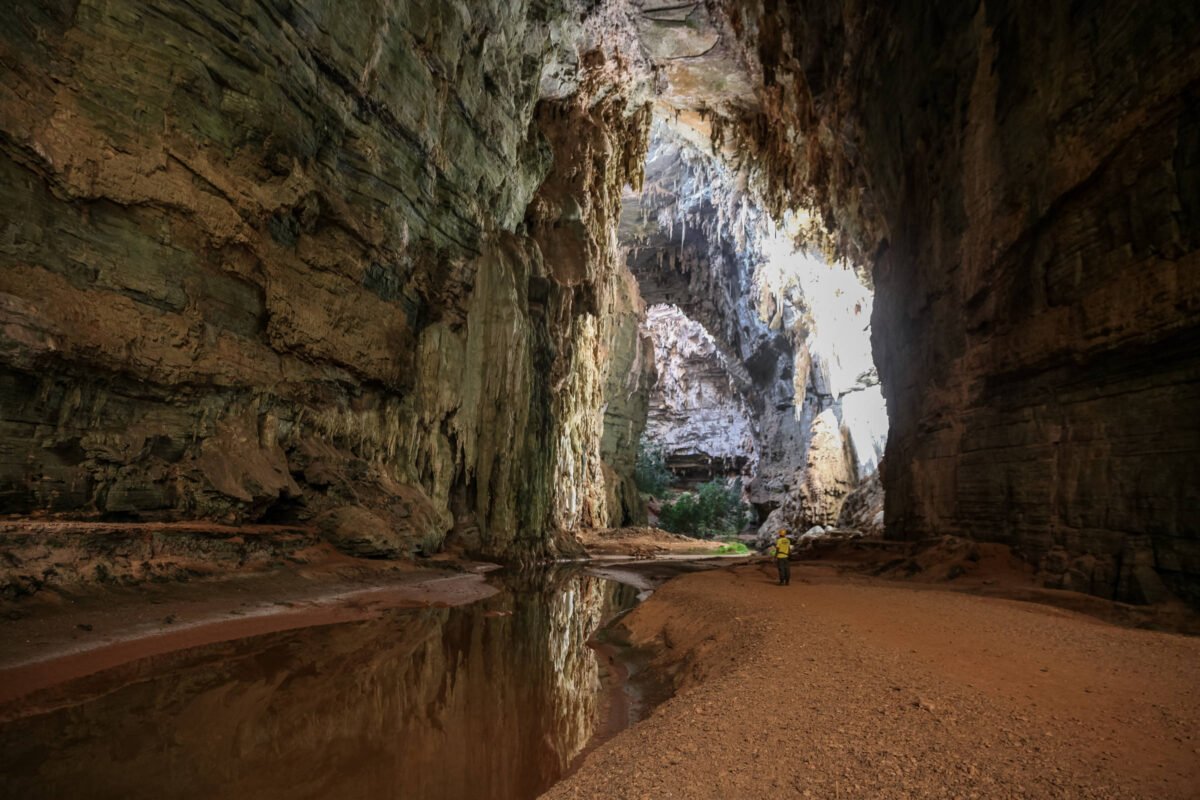 Januária guarda cavernas monumentais no coração do sertão mineiro