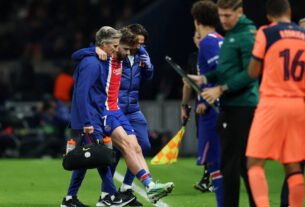 Kvaratskhelia vê temporada com o PSG em risco após ruptura do ligamento cruzado anterior