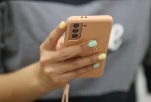 Linhas de celular terão biometria facial obrigatória a partir de 2027