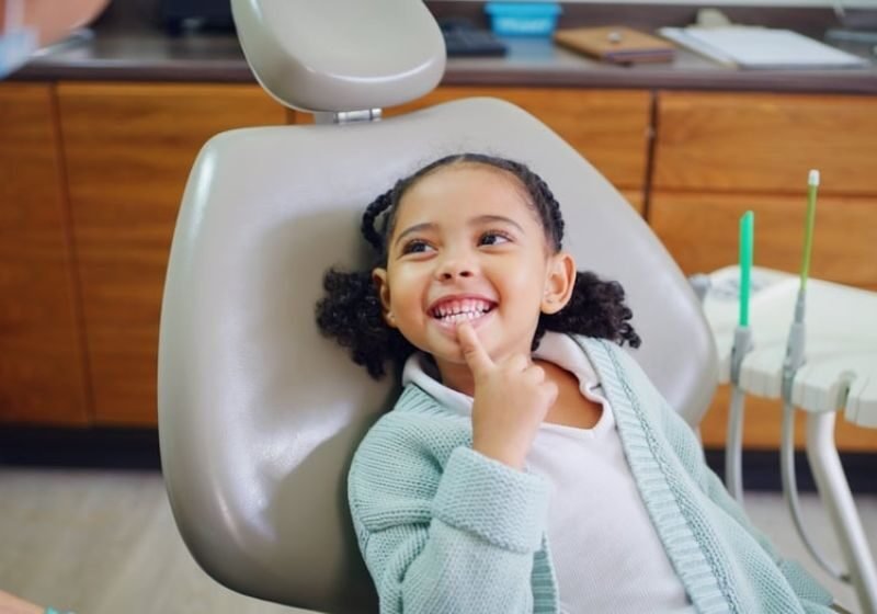 Líquido que interrompe a cárie sem perfuração no dente passa na fase 3 de estudos nos EUA