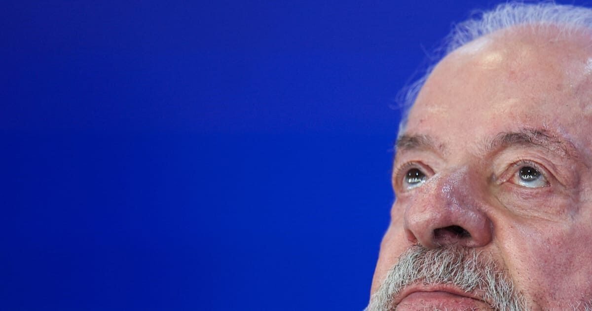 Lógico que estou preocupado com aumento da dívida pública, diz Lula