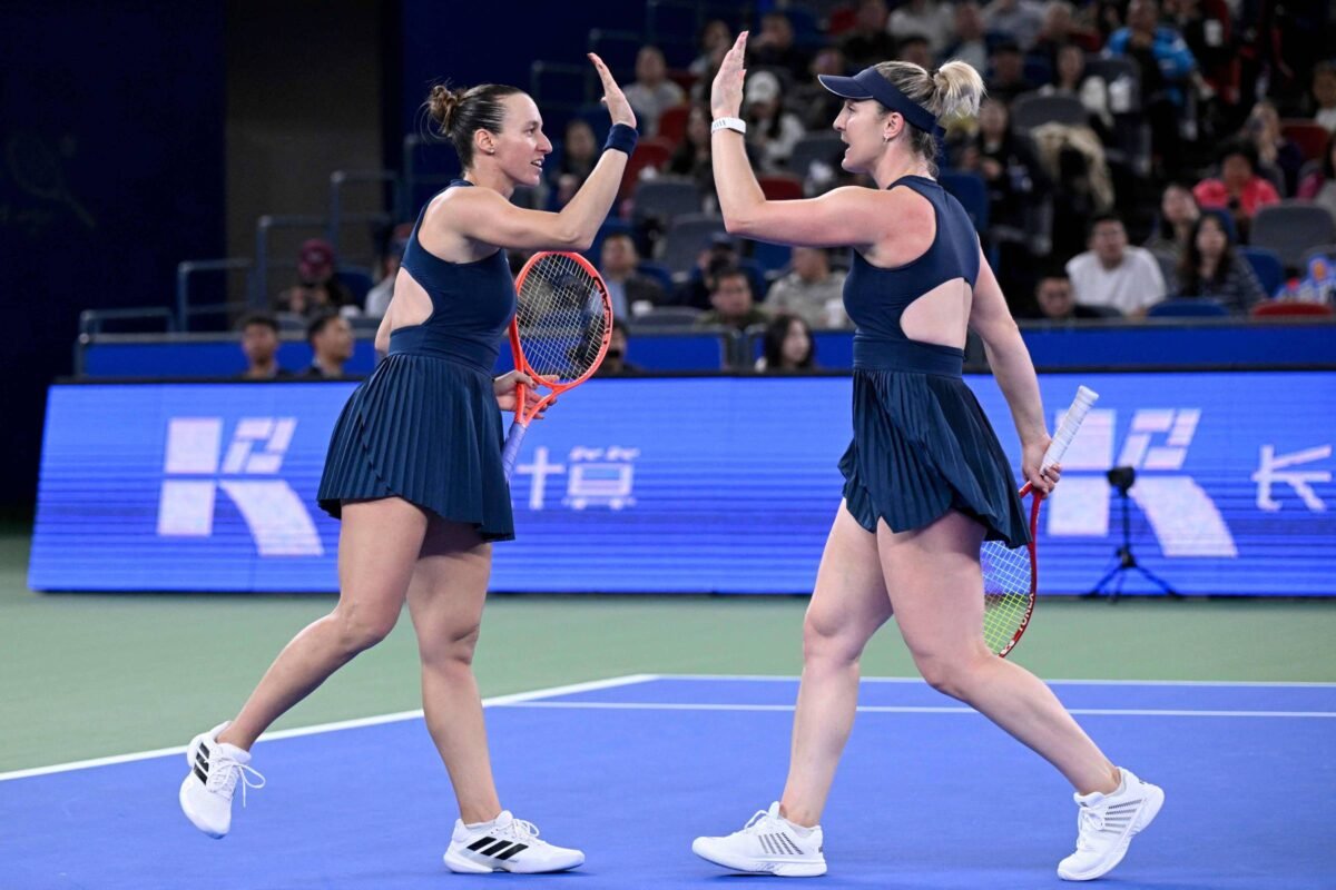 Luisa Stefani e canadense assumem liderança do ranking de duplas após título na China