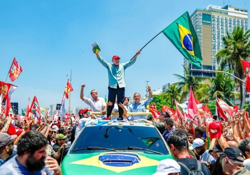 Lula é tetra! Presidente é eleito pela 4ª vez e faz história com virada sobre Flávio Bolsonaro