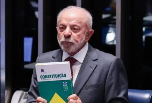Lula faz campanha em MG e celebra fim da jornada 6x1