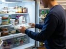 Manter arroz já cozido na geladeira para preparar refeições durante a semana parece prático, mas existe um limite: autoridades americanas recomendam consumir as sobras em até 3 a 4 dias