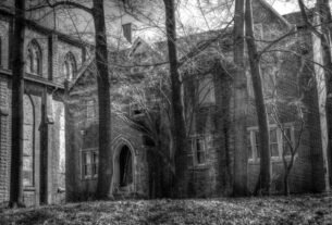 Meet the original 'Ghost Busters'—the 17th century scientists who investigated hauntings