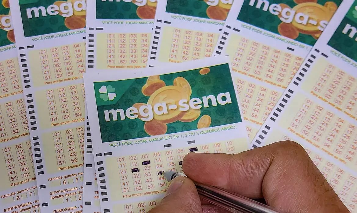 Mega-Sena acumula novamente e prêmio vai a R$ 320 milhões
