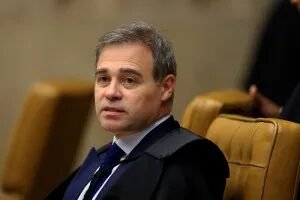 Mendonça diz que Lula e Flávio podem abrir sigilos sem autorização do TSE