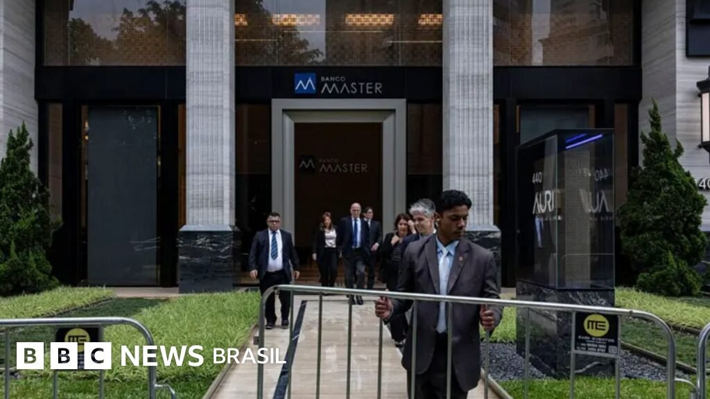 Mensagens de Vorcaro mostram comparação entre banqueiro e Jeffrey Epstein: 'Jeff tá amador demais'