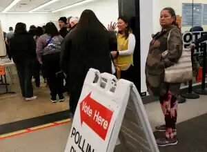 Midterms nos EUA entram na reta final com disputas no Alasca e Califórnia