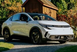 Mitsubishi Eclipse Sportback Costs $8,000 More Than Nissan Leaf On Shared EV Hardware