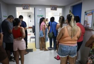 Moradores da Maré se mobilizam para divulgar locais de votação