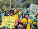 "Motociata do 22" reúne apoiadores na Praça do Papa, em BH