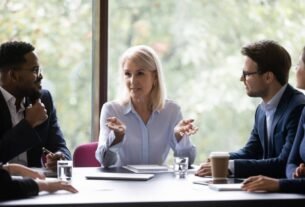 Mulheres temem mais admitir erros quando homens são maioria na empresa