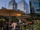Na avenida Paulista, térreos ociosos e bancos viram cafés, livraria e novas atrações turísticas