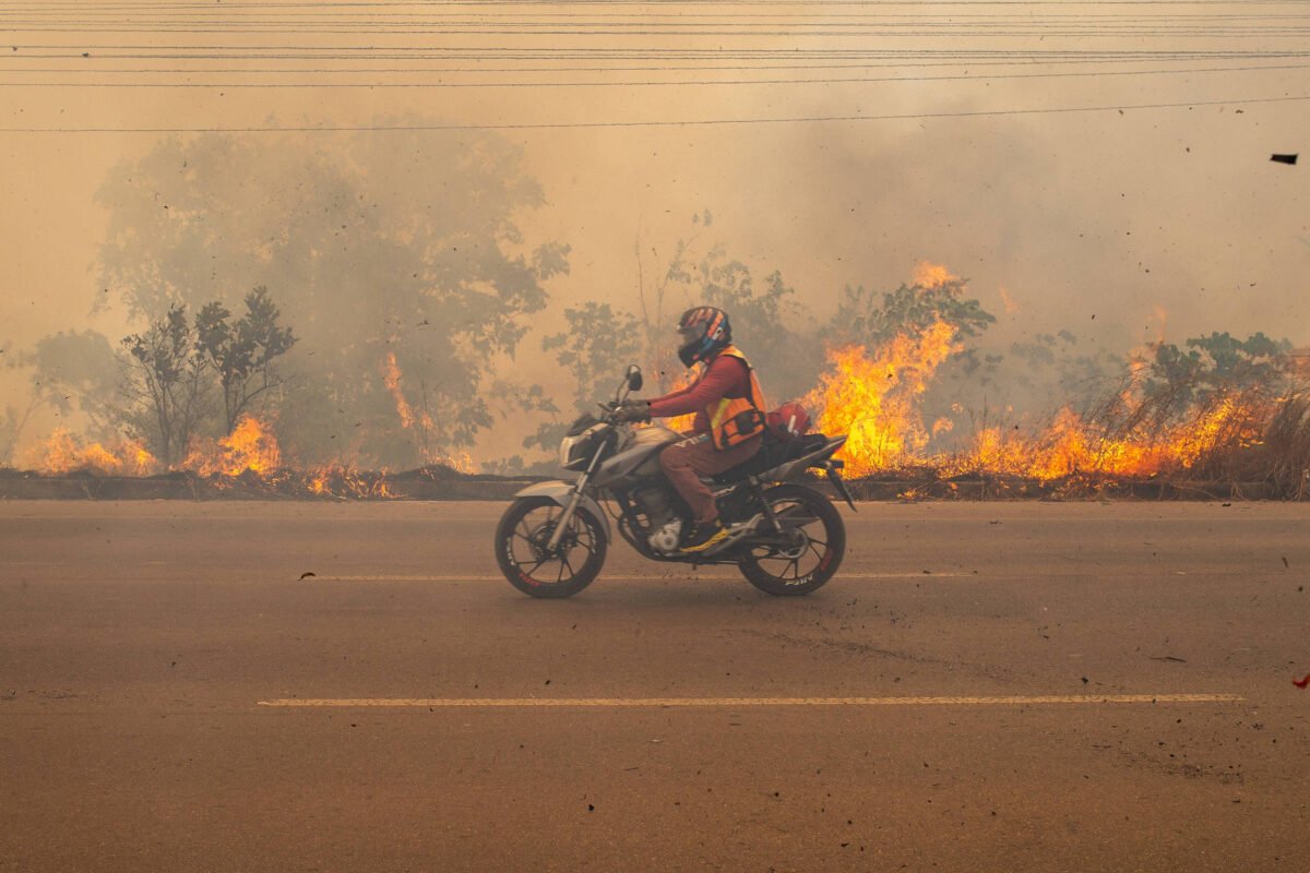 No Amazonas, ensaio geral para um futuro em chamas