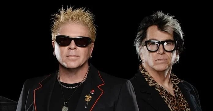 Noodles anuncia afastamento do Offspring por questões de saúde